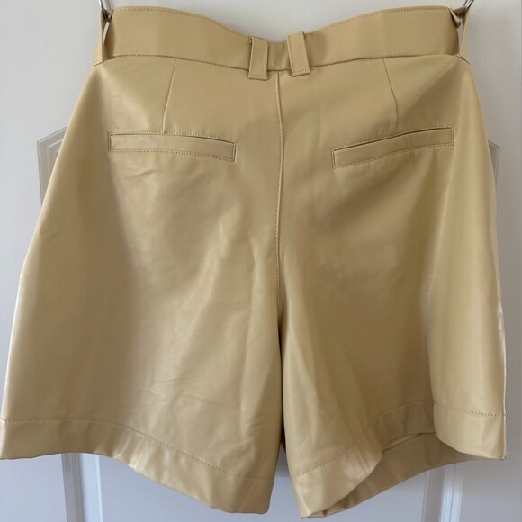 Abercrombie & Fitch Faux Vegan Leather Trouser Shorts Butter Yellow M - Picture 3 of 3